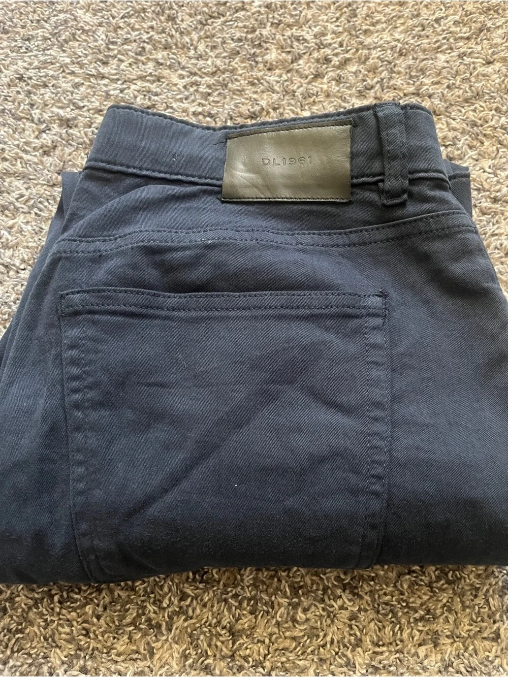 DL1961 Size 32x30 navy blue stretchy slim fit pants